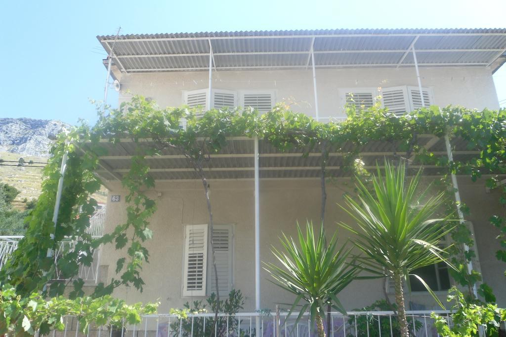 Hostel Guesthouse Mira Omiš Esterno foto